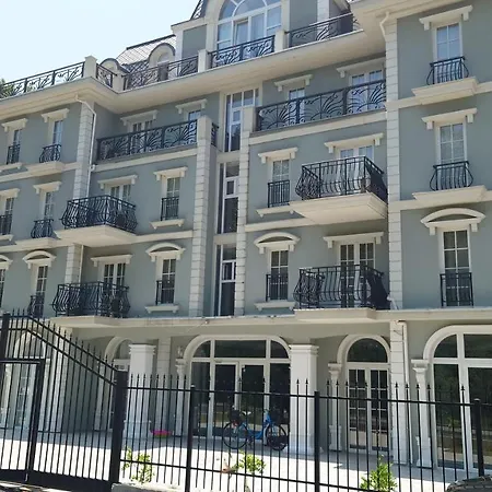 아파트호텔 Riverside Vip аpartments 써니비치